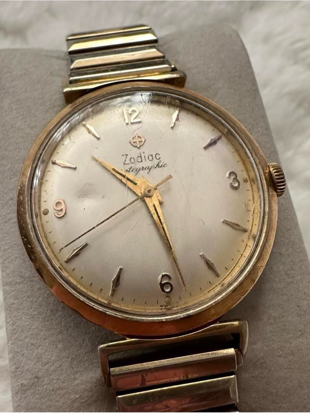 Vintage 1960s Zodiac Gold-Tone Men's Dress Watch with Silver Dial